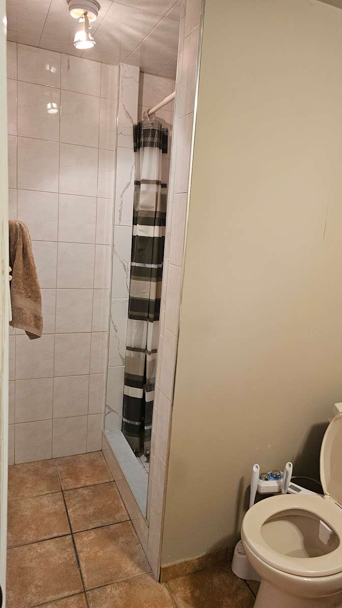 HONG TAI JIAO's room