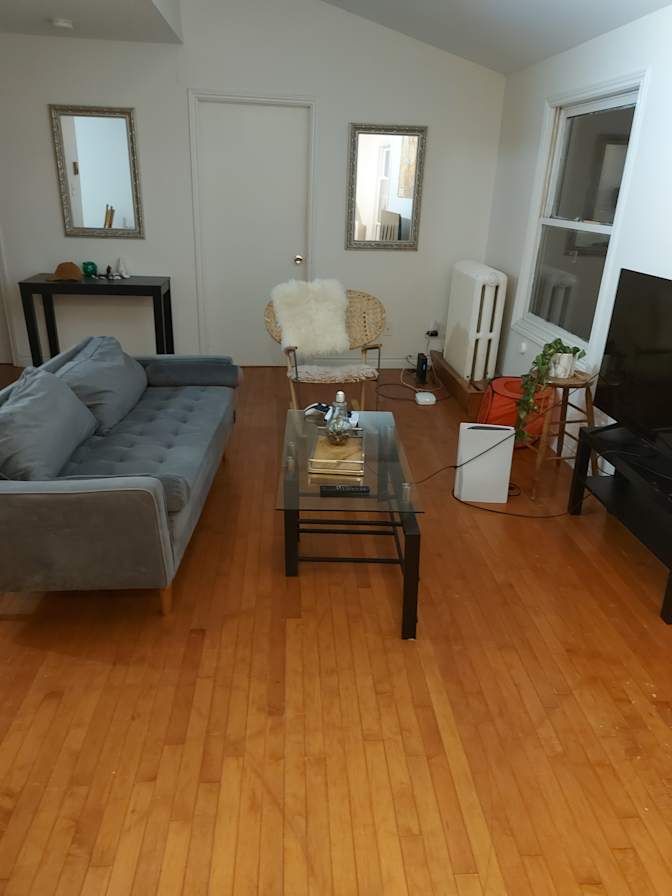 CHEDZER-CLARC's room