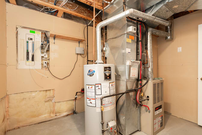 STUDENTS, INTERNS & YOUNG PROFESSIONALS's room