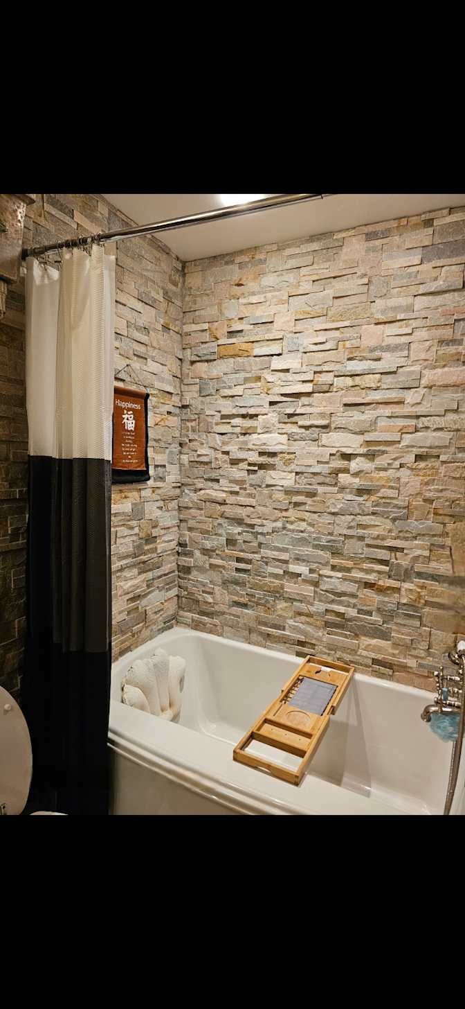 Suzanne Del RIZZO's room