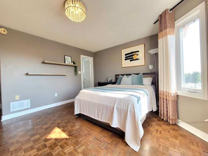 Ling Xiao Chen's room