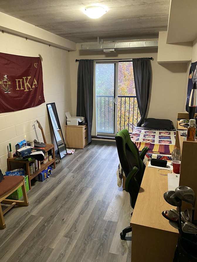 Chelsey Sinkins's room