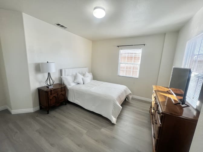 Photo of Alta Loma Room for Rent / Modern's room