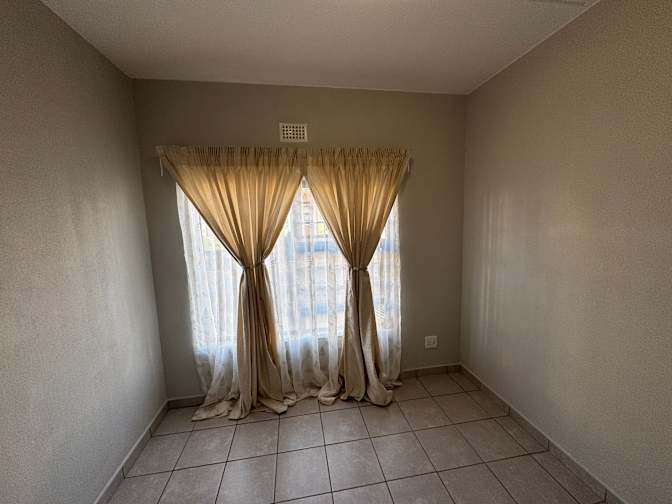 Photo of Jonathan Bossoke's room