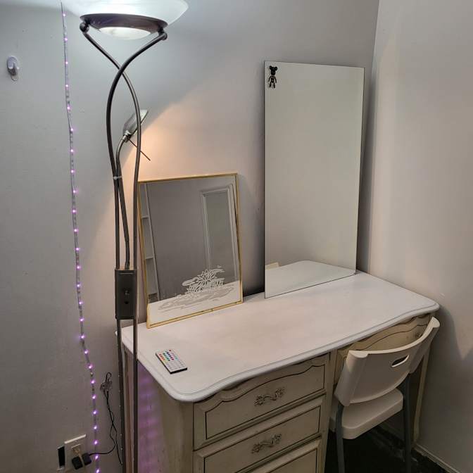 Photo of John Kar's room