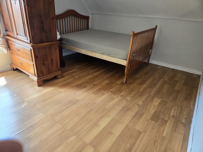 Emmanuel Wagne's room