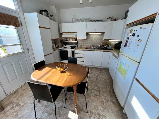 Vanessa Lakhdar's room