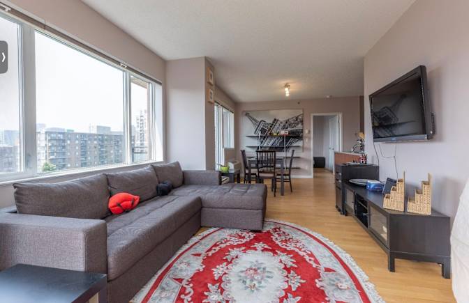 Anika Bahadur's room