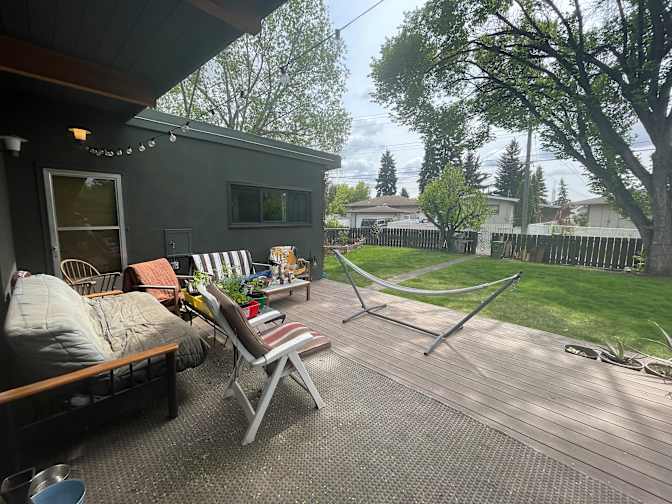 Chris J MacDonald's room