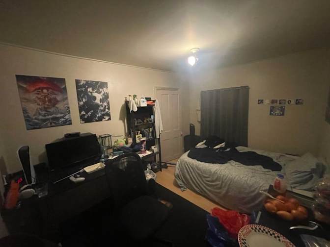 Photo of Yuchen's room