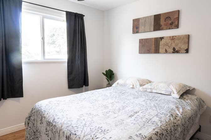 Robert Thomson's room