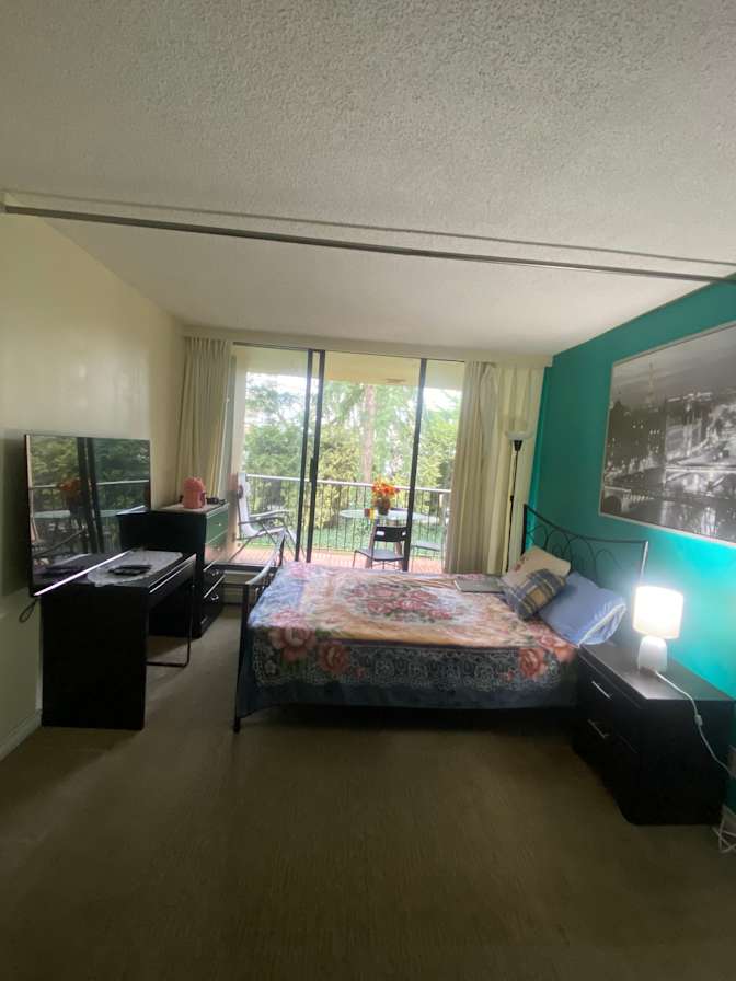 Photo of Moe's room