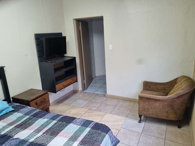 Photo of Willows on Bartlett's room