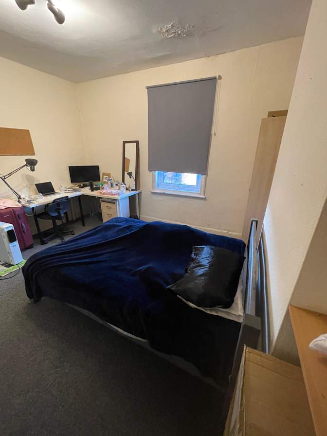 Photo of N Khan's room