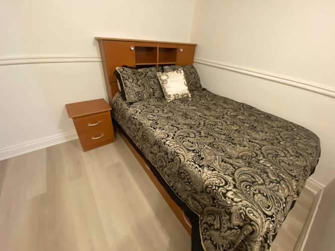 Rooms Available's room