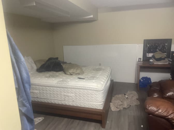 Kinsley Pearen's room