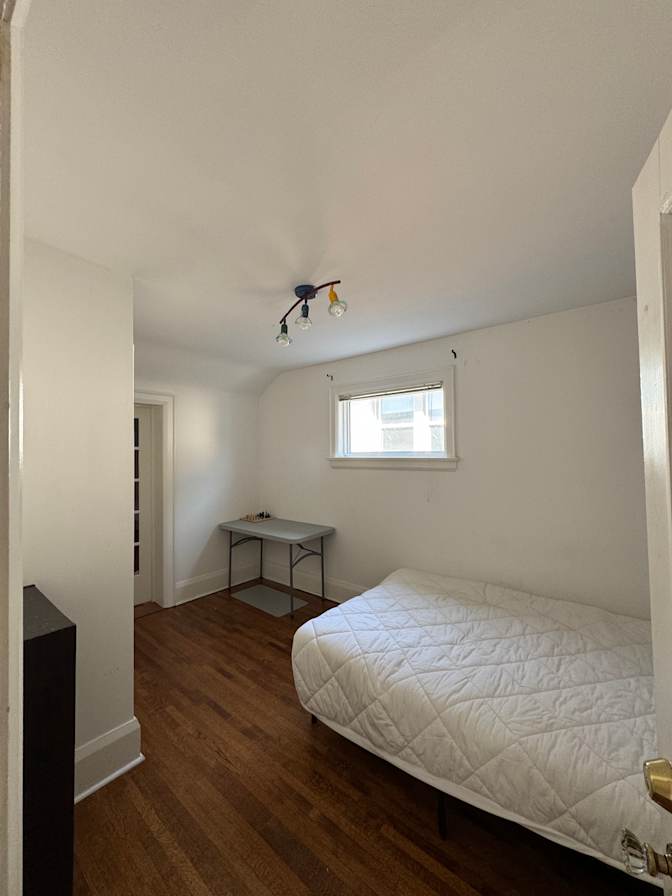 Evelina Suleimanova's room