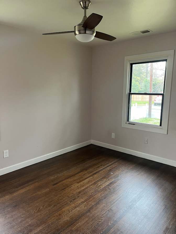 Photo of Taylor's room