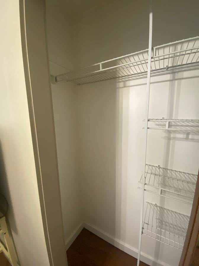 Central Nanaimo's room