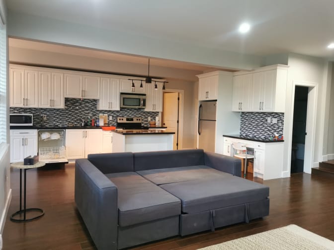 female roommate wanted's room