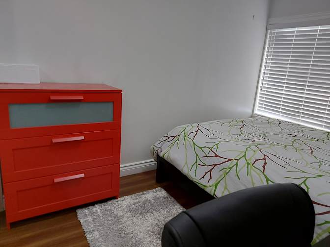 Tess LLarinas's room