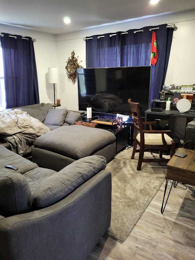 quinn hollohan's room