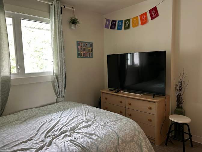 Jacquie Holmes's room