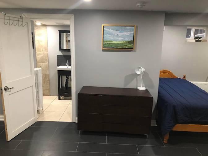 Yolah  slater's room