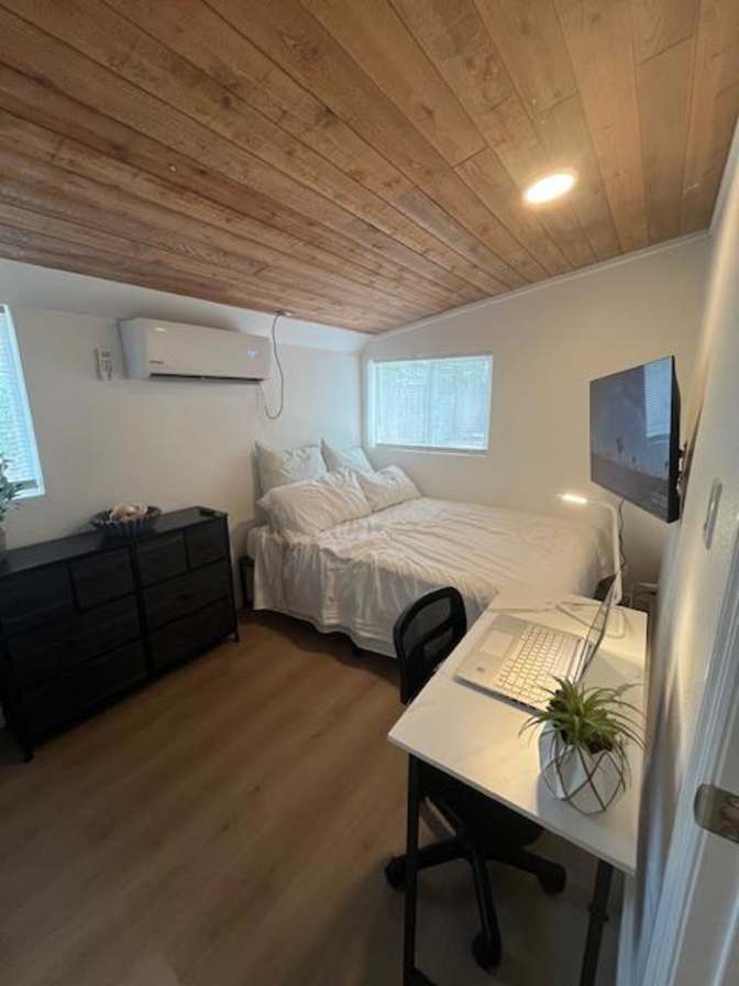 Photo of PadSplit's room