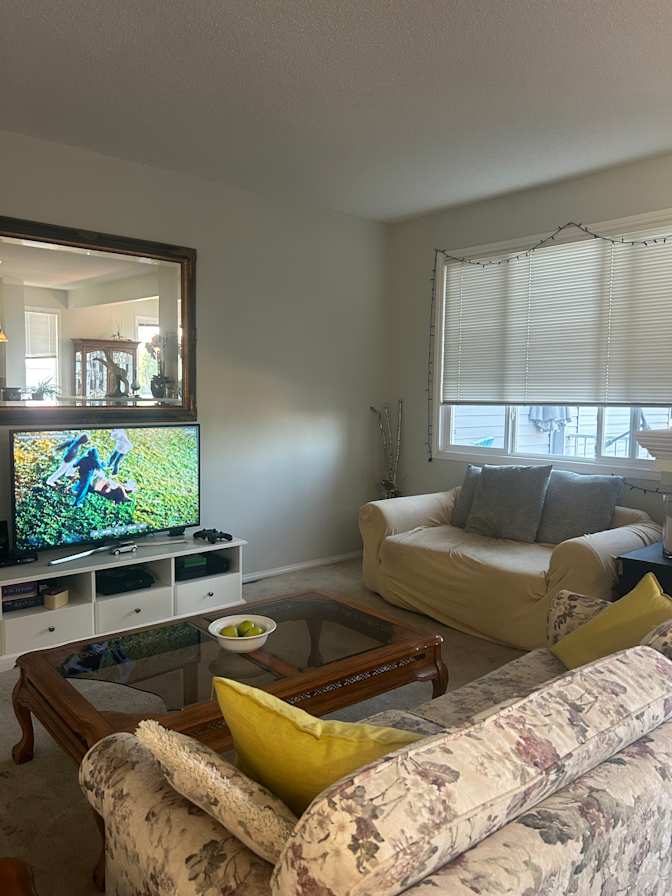 Laura KESSLER's room