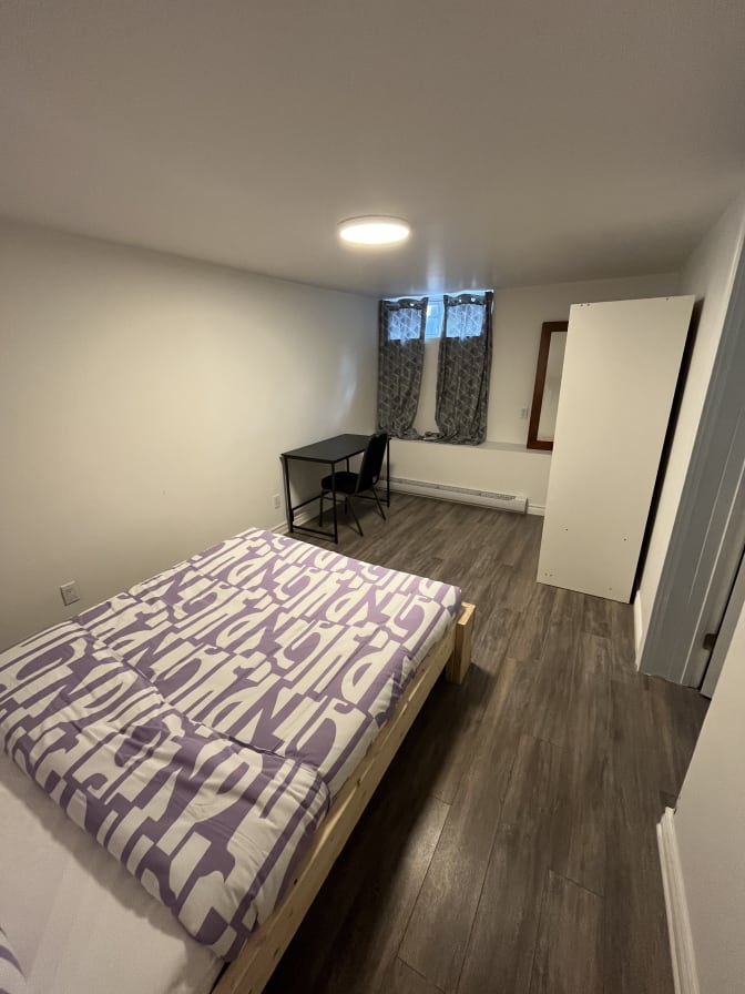 Edgard Mbayen Mbayen's room