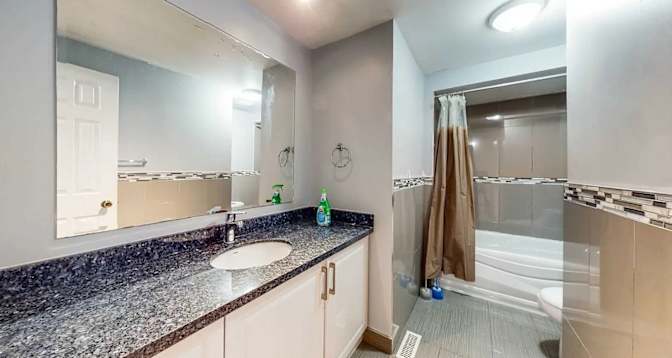 Achleswar Premanand's room