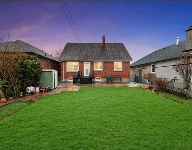 EKC Homestay Toronto's room