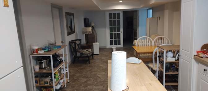 Carlie Summers's room