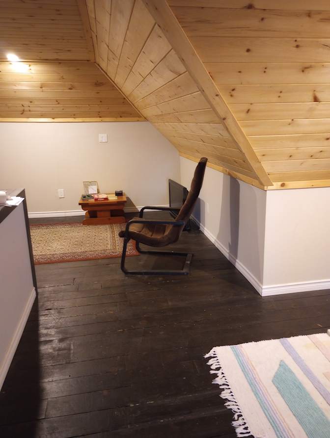 Photo of Ken's room