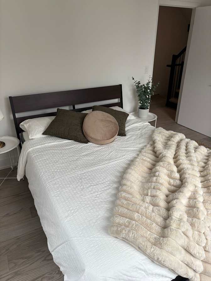 Photo of Emre's room