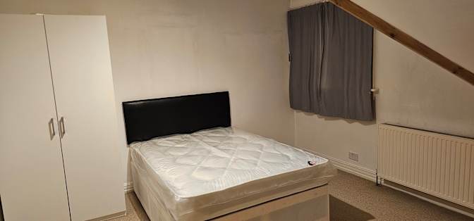 Photo of Ronnie Calope's room