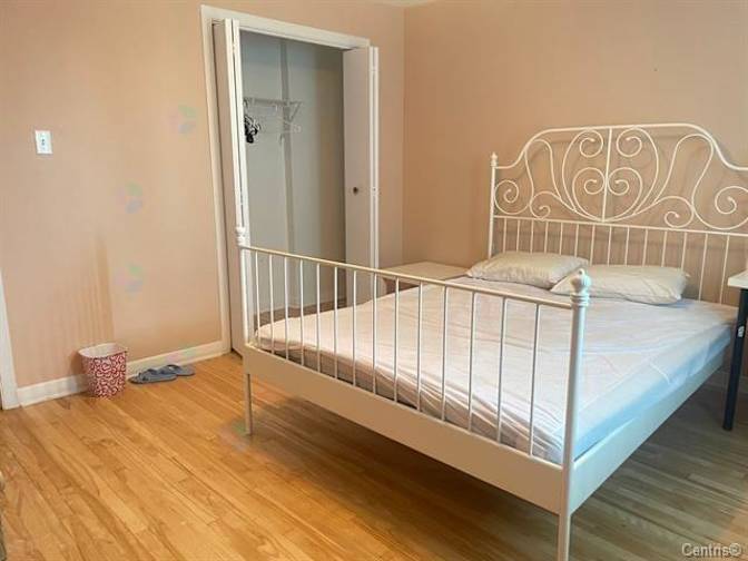 THI THANH HUE NGUYEN's room