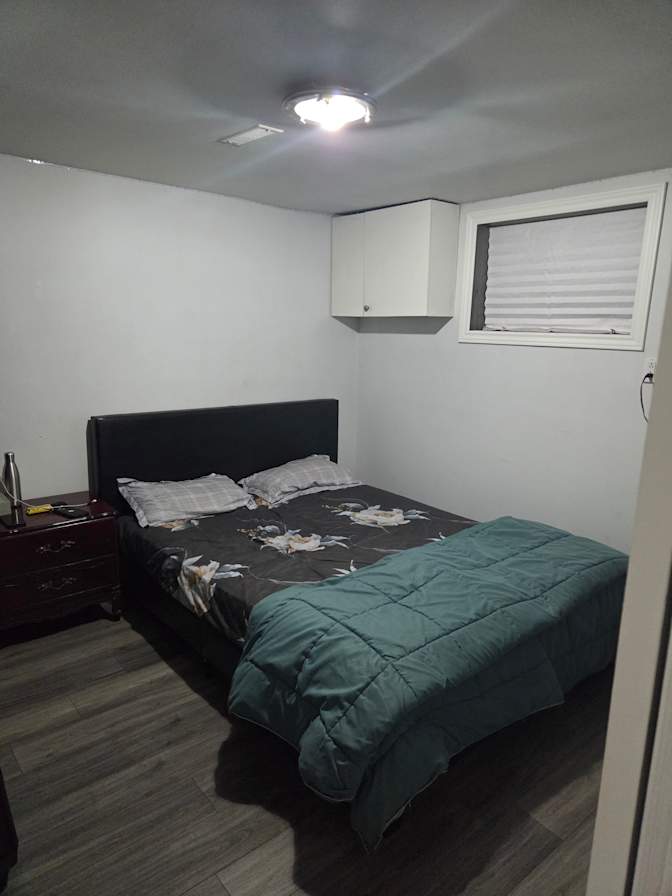 Amandeep Jakhu's room