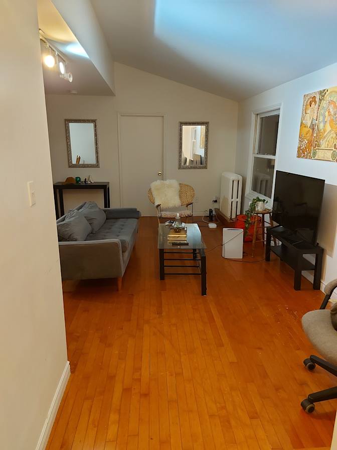 CHEDZER-CLARC's room