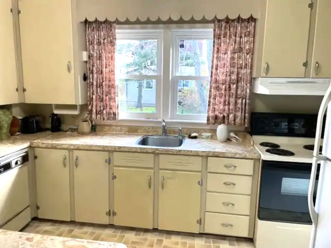 Photo of Steve's room