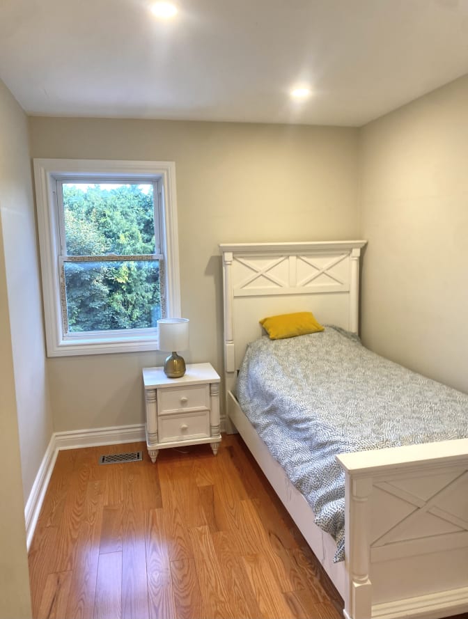 Rojina Bagheri's room