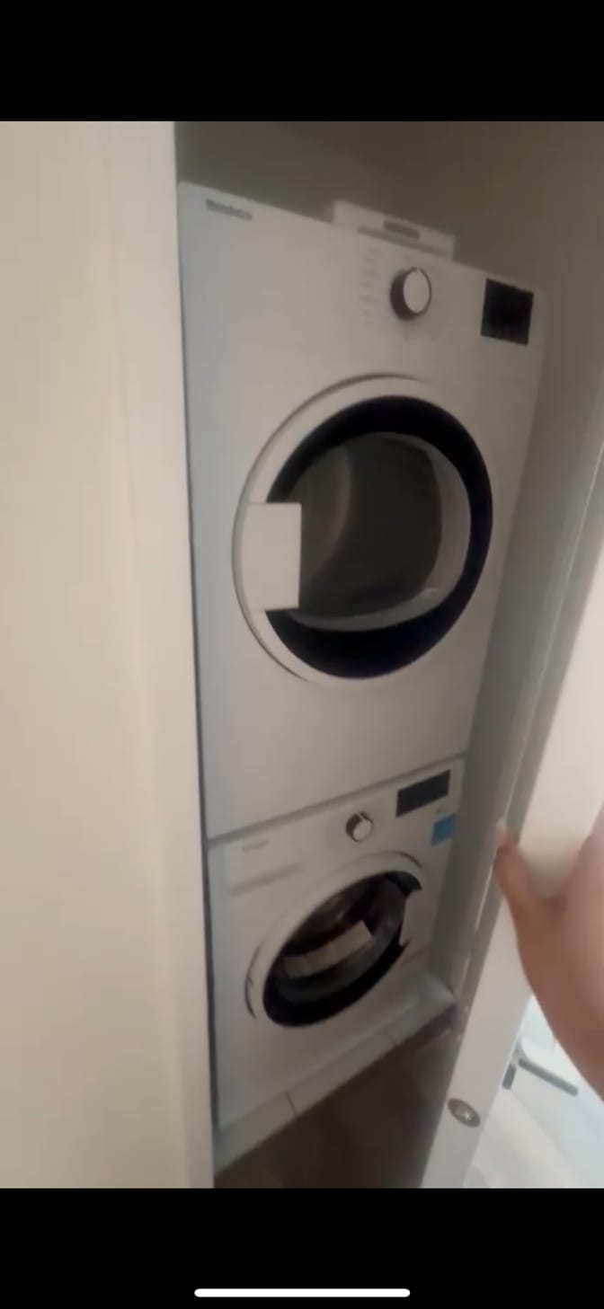 shaizaan prasla's room