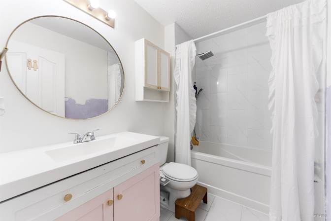 Photo of Diako's room