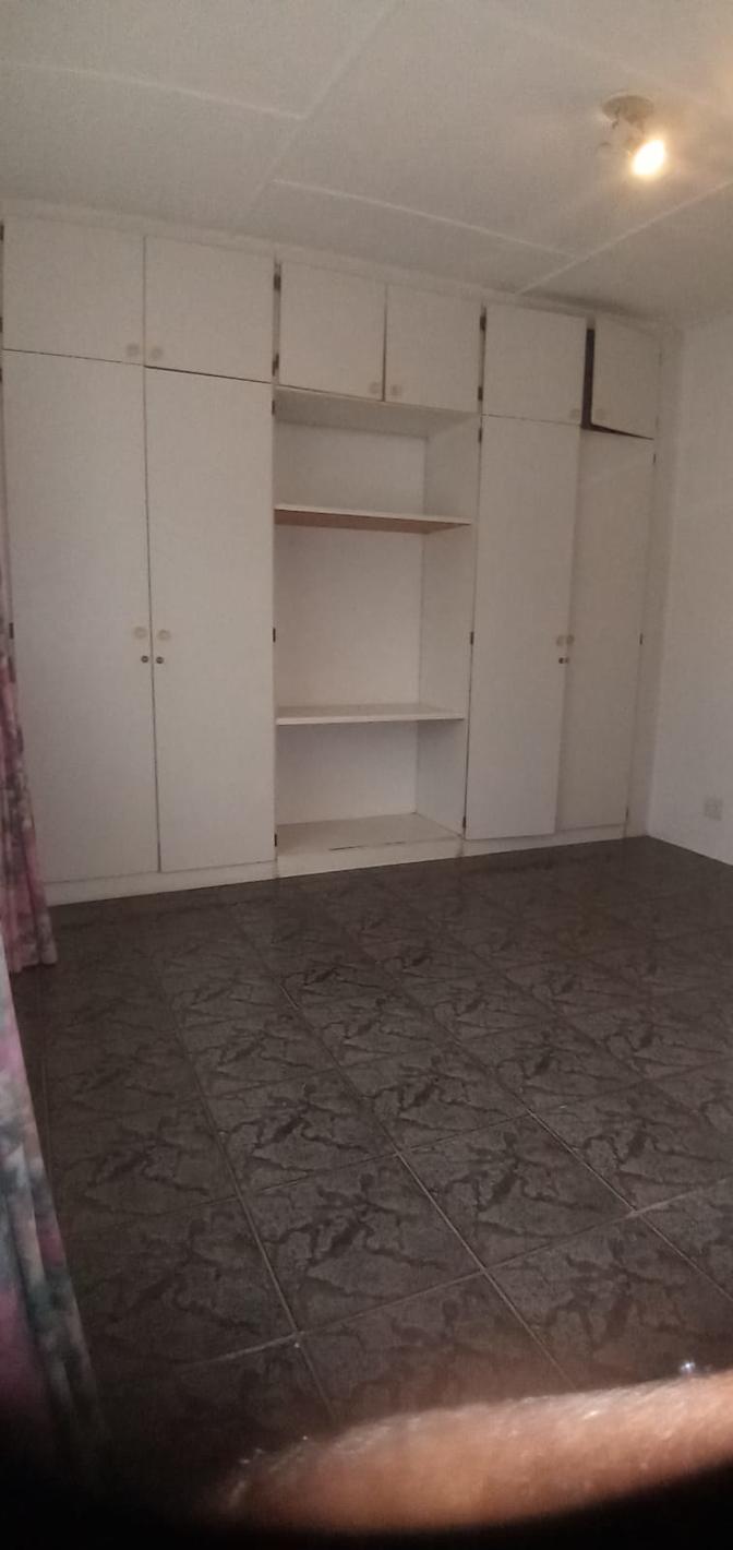 Photo of Gordon's room