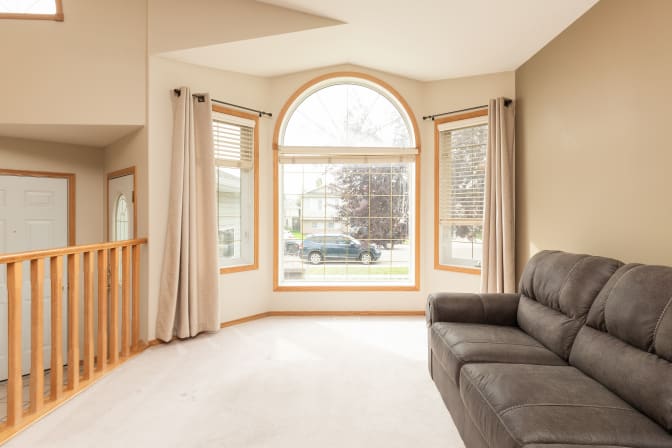 STUDENTS, INTERNS & YOUNG PROFESSIONALS's room