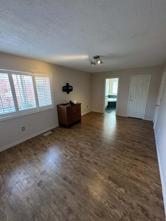 Flauta, Pamela's room