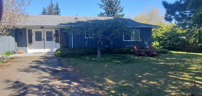 ANNE ROBINSON's room