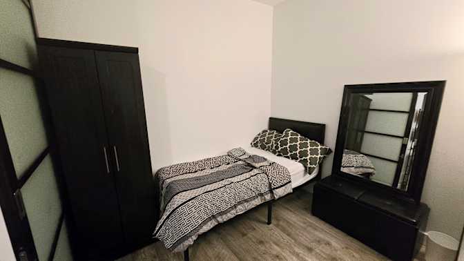 Photo of Glen's room