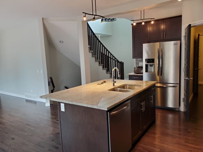 Long (Tony) Duong's room